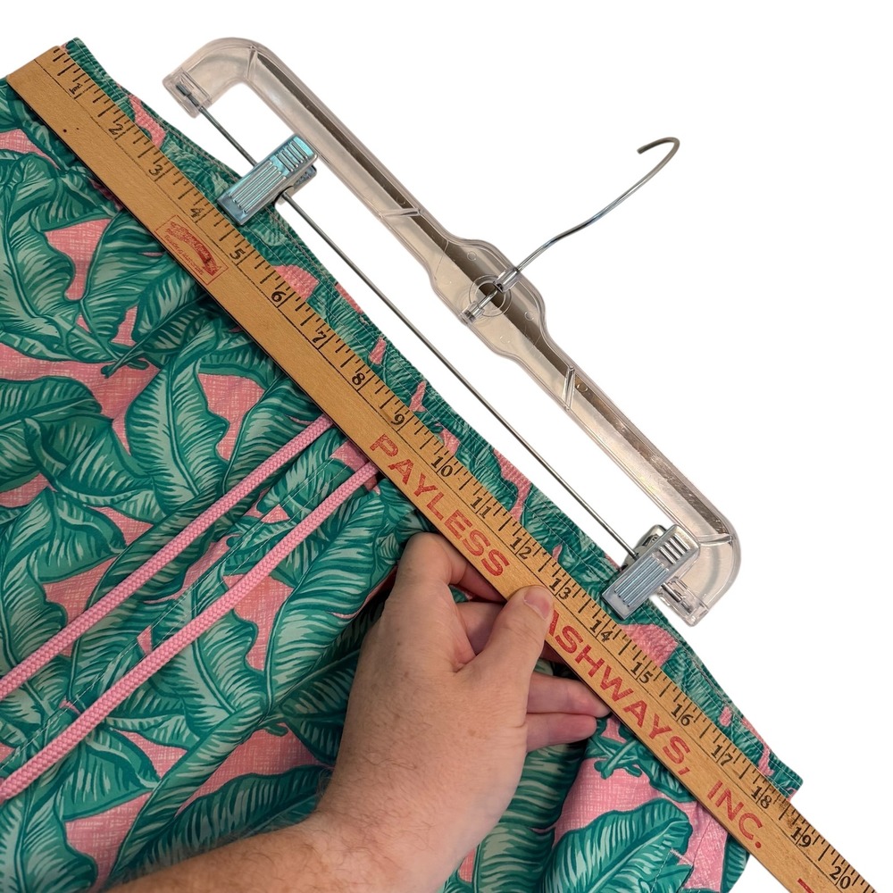 Vineyard Vines Chappy Swim Suit Trunks Mens XL Pink Green Banana Leaf Tropical - Picture 10 of 12